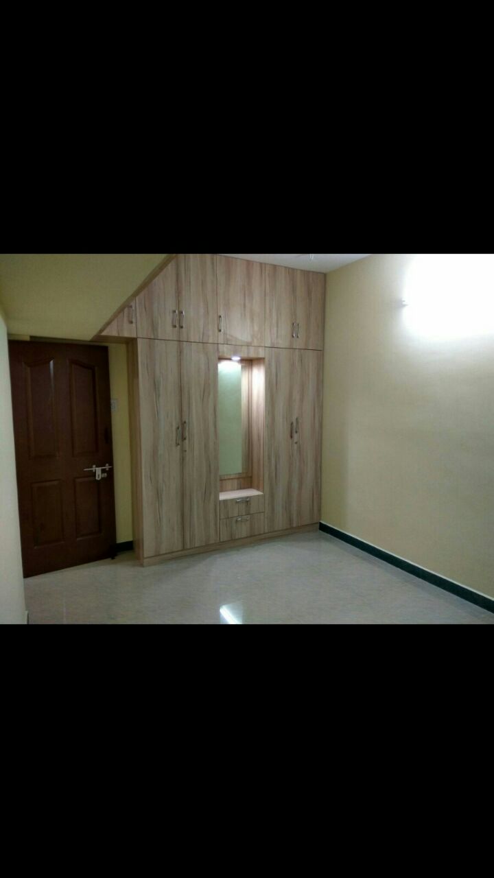 Interior 15