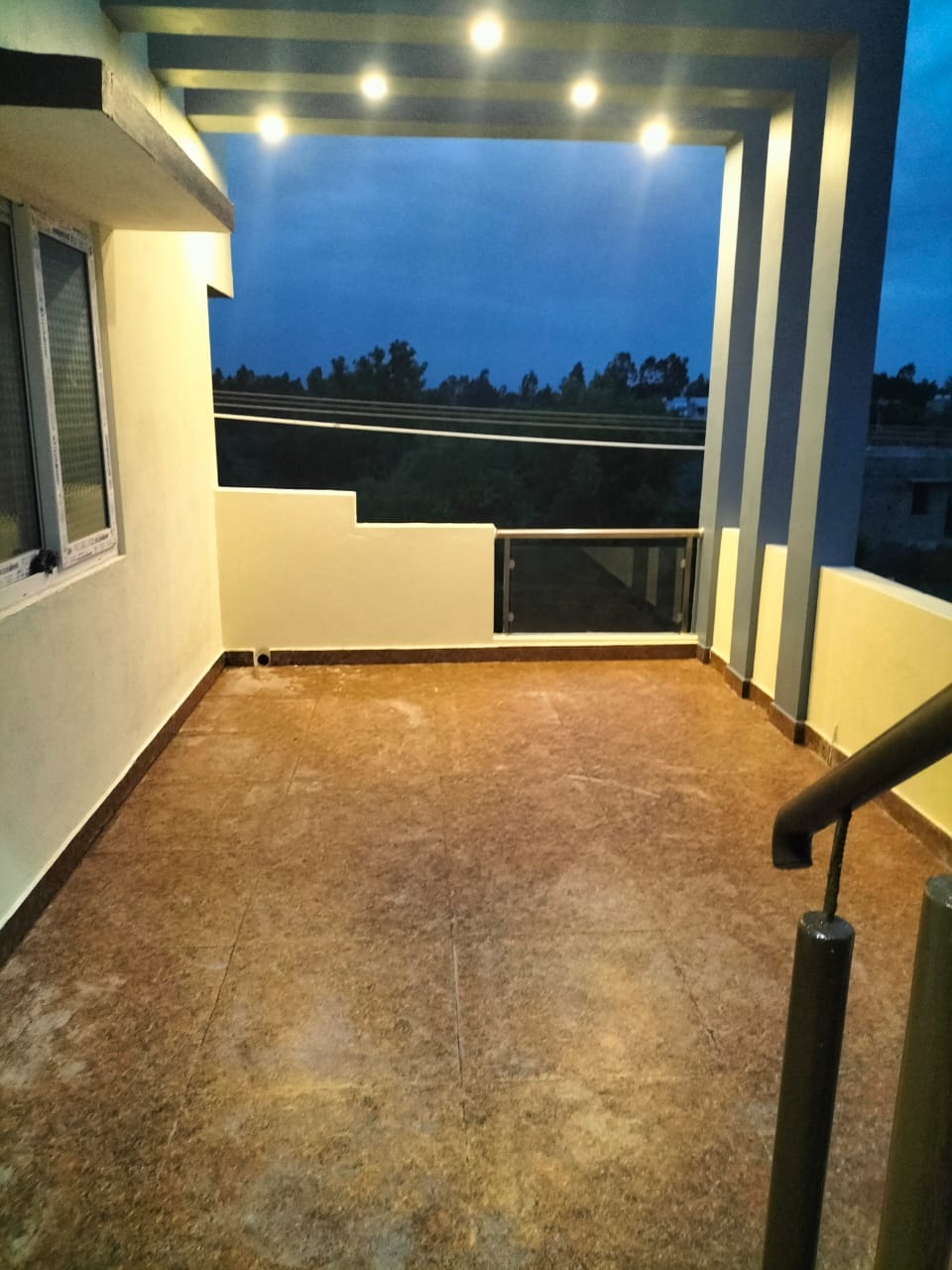 Exterior 1